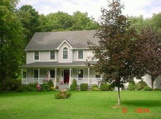 16 Three Point Pl, Newburgh, NY 12550