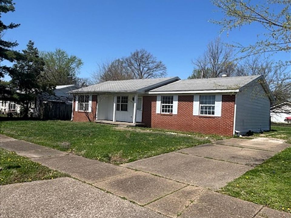 2nd image of 1013 Lohoff Ave