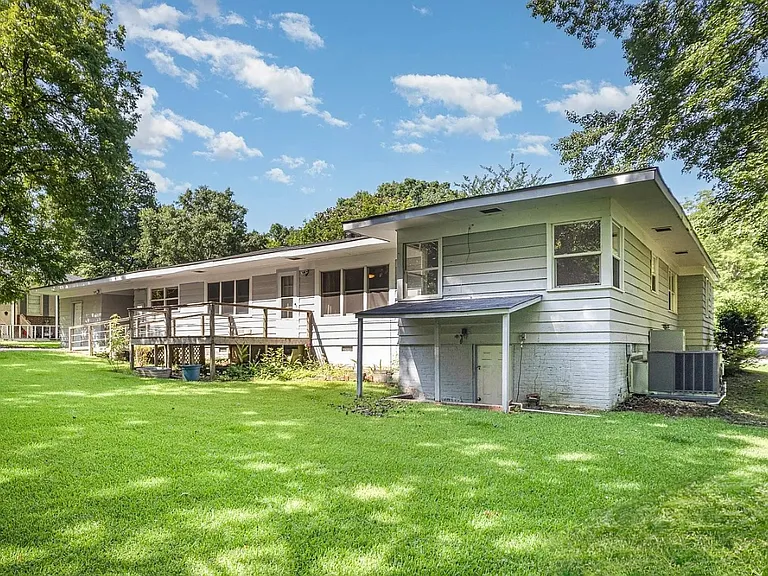 409 Edgewood Ct — Photo 25