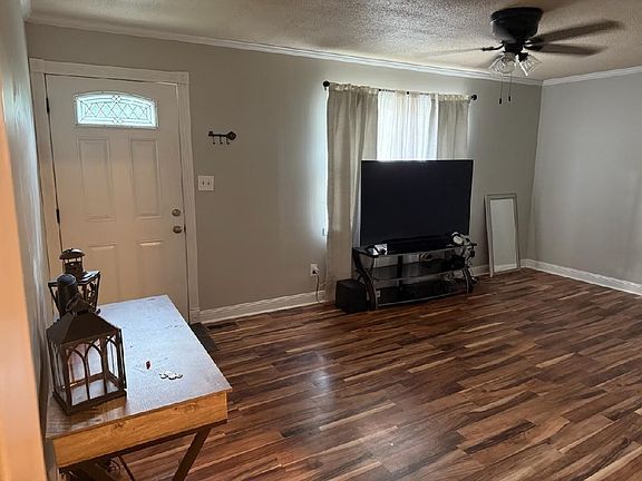 3rd image of 1008 Shawn Ct NE