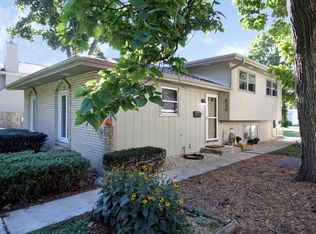 820 E Grand Lake Blvd, West Chicago, IL 60185