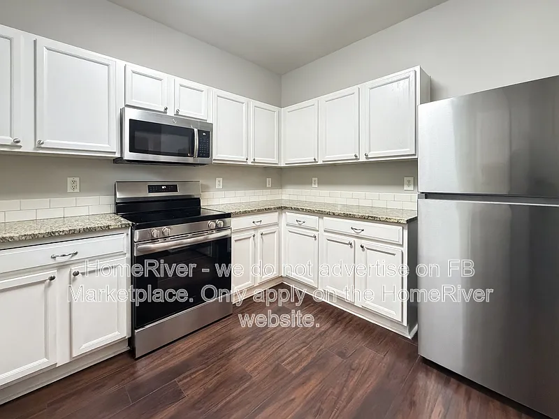 3 bed, 2.5 bath, 1494 sqft, $1,745 — Photo 3