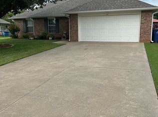 904 S 7th St, Marlow, OK 73055