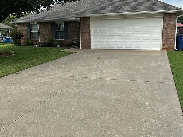 904 S 7th St, Marlow, OK 73055