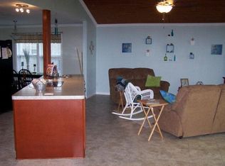 1201 Bay St, Crystal Beach, TX 77650