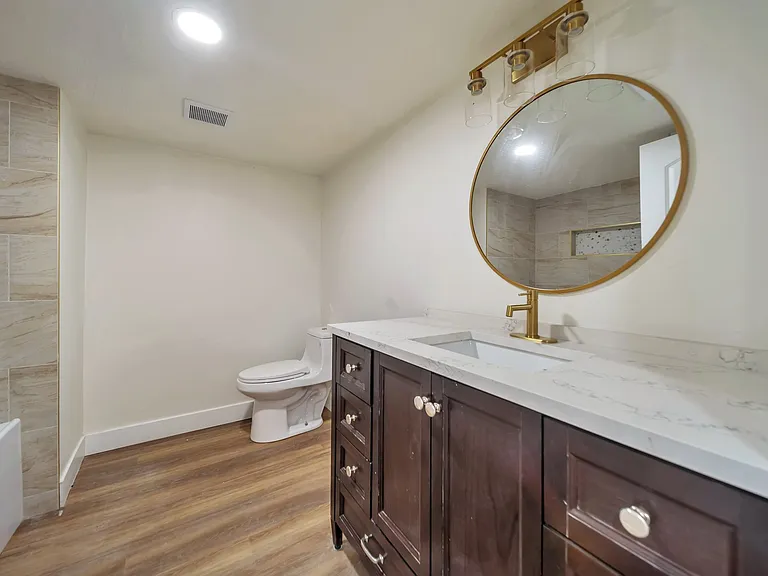 552 Chelsea Dr — Photo 11
