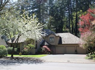 1886 Palisades Terrace Dr, Lake Oswego, OR 97034