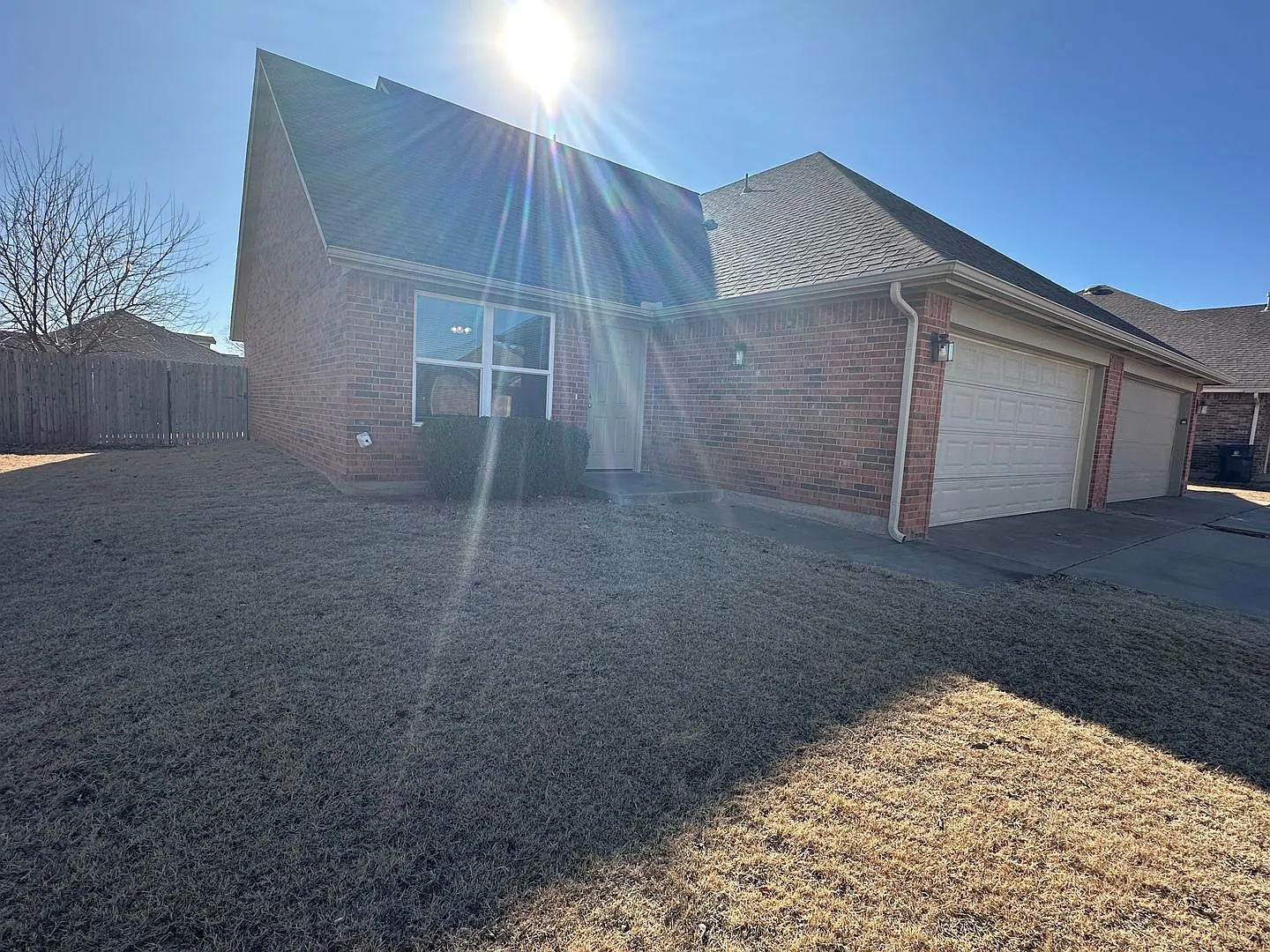 3 Bedroom 2 Bathroom Duplex - Mustang School District — Photo 4