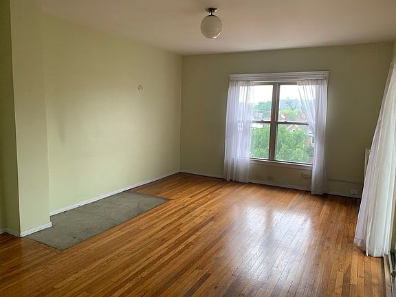 3rd image of 905 Maryland Ave APT 7F