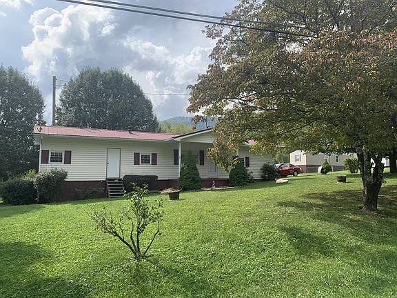 3rd image of 2836 6th Ave E