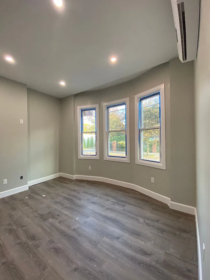 123 N. Lake — Photo 2