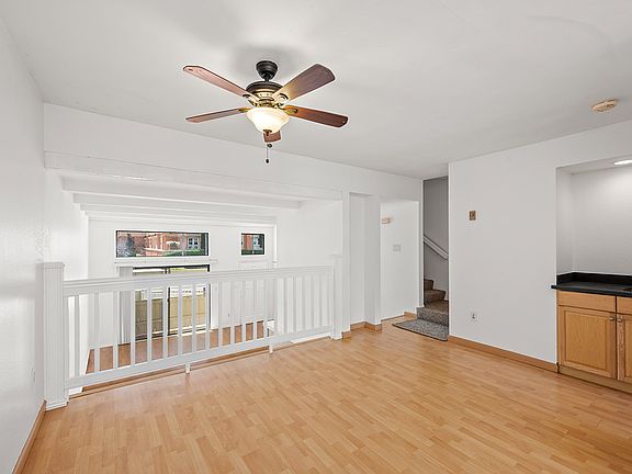 3rd image of 3814 La Jolla Village Dr