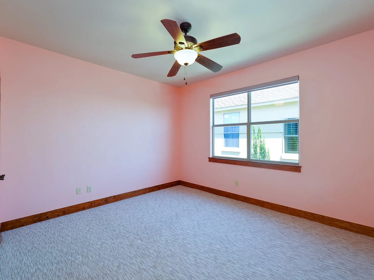 3 bed, 3.5 bath, 2464 sqft, $5,750 — Photo 3