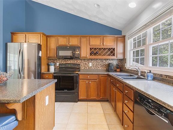 2nd image of 33 Charles Ave