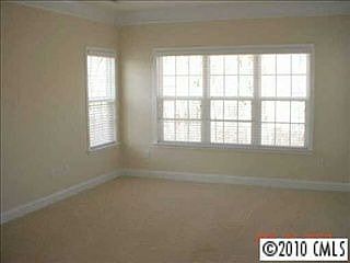 5th image of 143 Herons Gate Dr