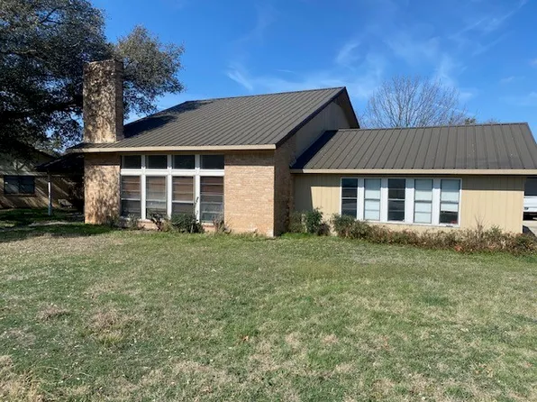 1303 Southgate Dr, Brownwood, TX 76801