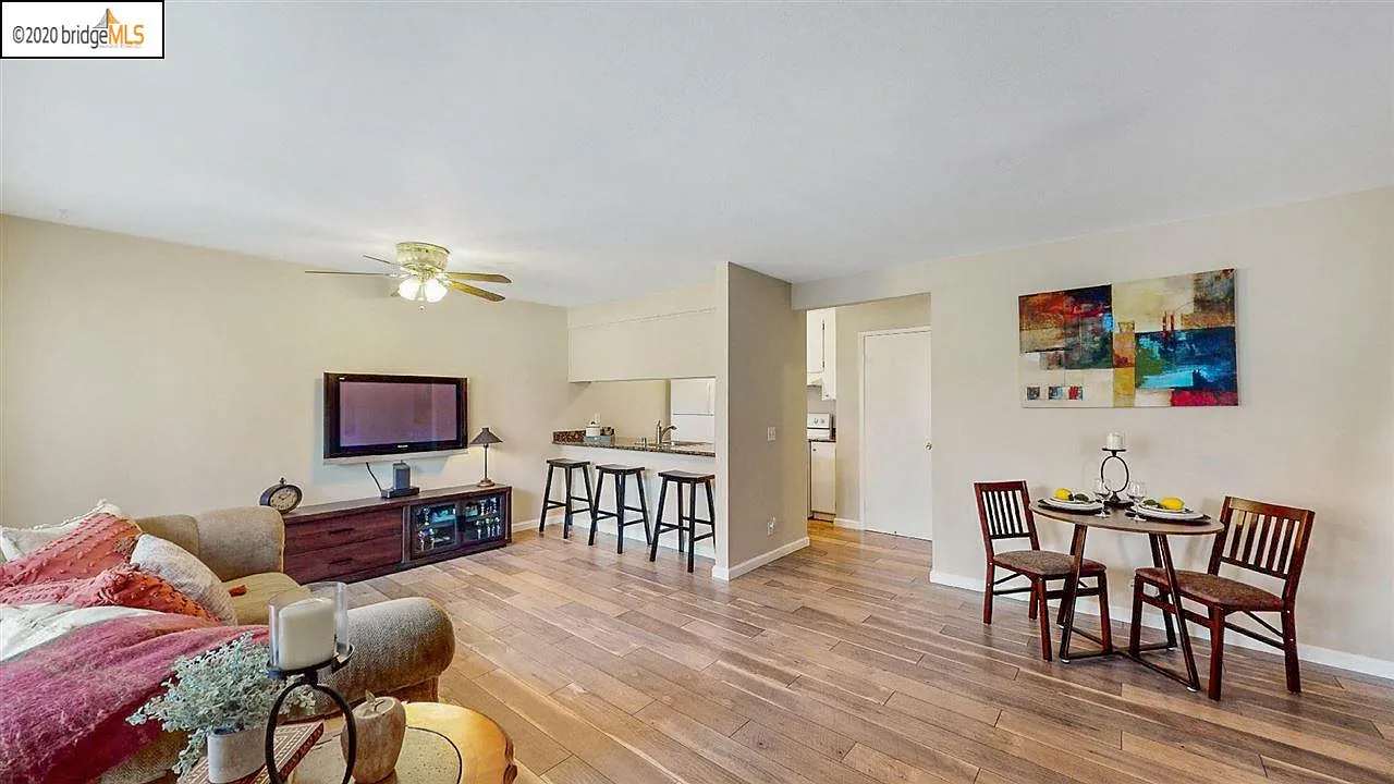 2502 Bishop Ln photo 1