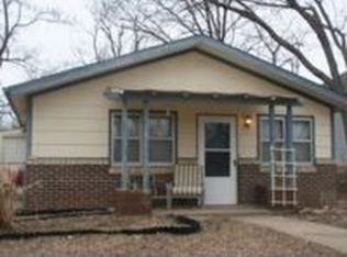 207 Chestnut St, Wamego, KS 66547