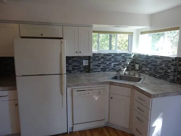 2 bed, 1100 sqft, $2,300 — Photo 3
