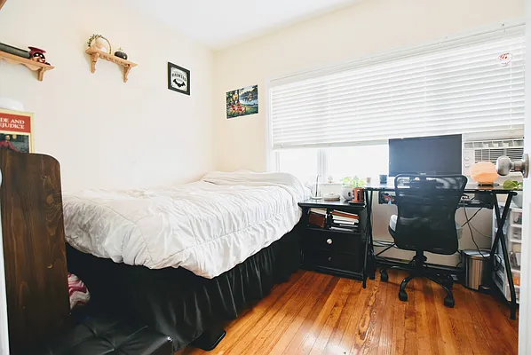 Rented by Dakis Group LLC | media 7