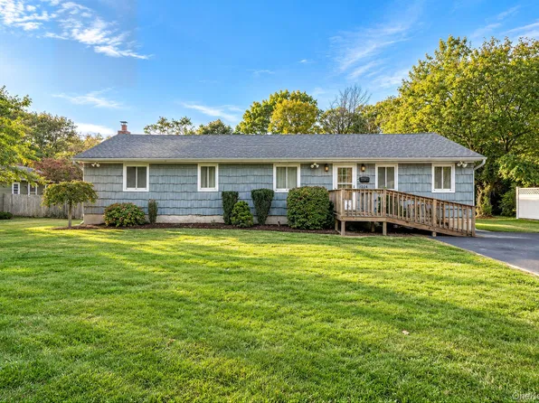 224 Blake Avenue, Bohemia, NY 11716