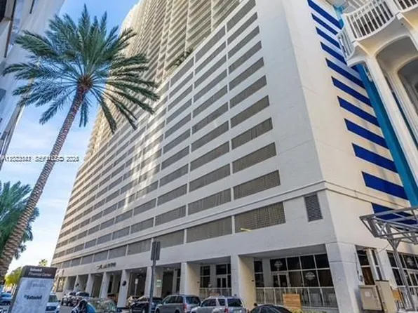 1200 Brickell Bay Dr APT 3206, Miami, FL 33131