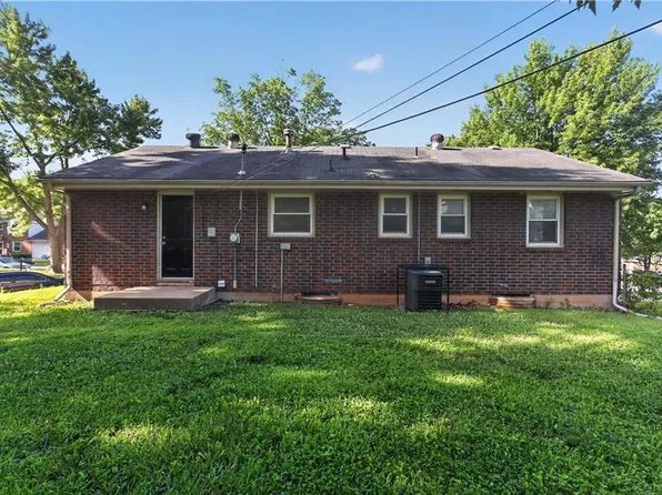8608 E 58th St, Kansas City, MO 64129