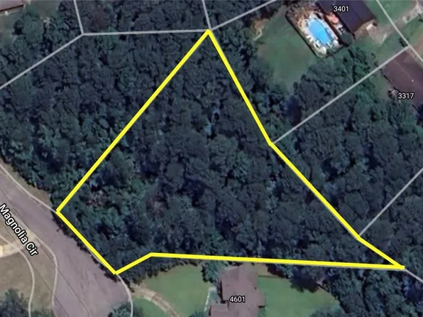 4605 Magnolia Cir, Northport, AL 35473