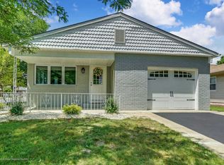 1 Chateux Ln, Toms River, NJ 08757