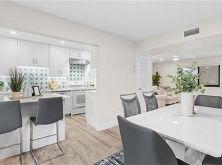 788 Park Shore Dr APT F17, Naples, FL 34103