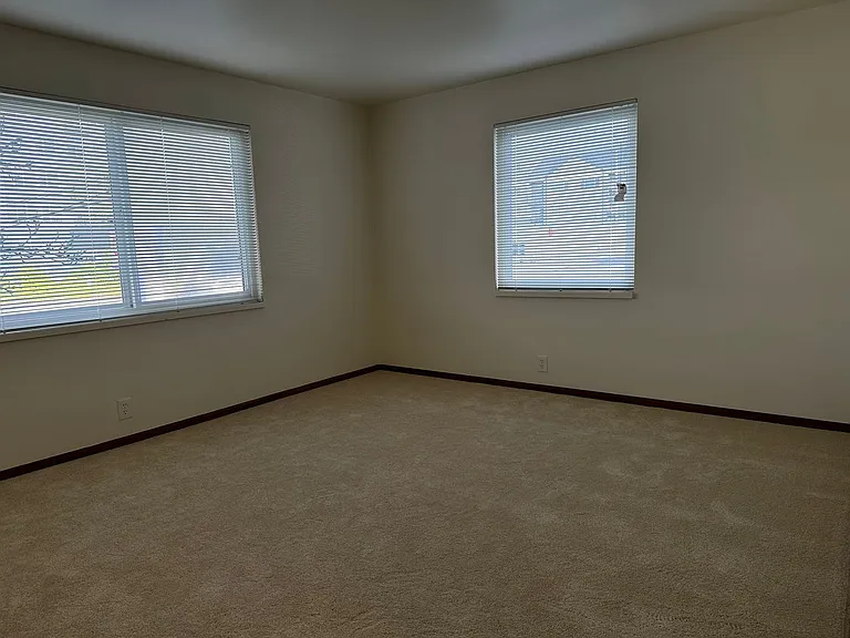 4215 SW Edmunds St — Photo 4