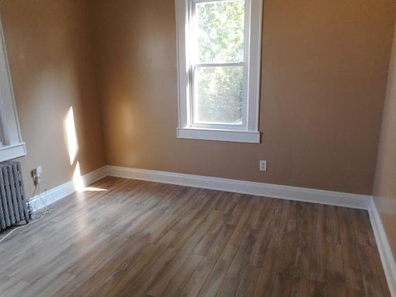 3rd image of 112 Cleremont Ave Floor 2