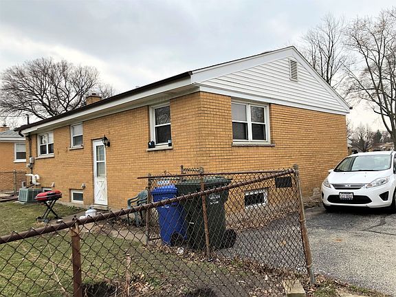 4th image of 290 Wisconsin Dr