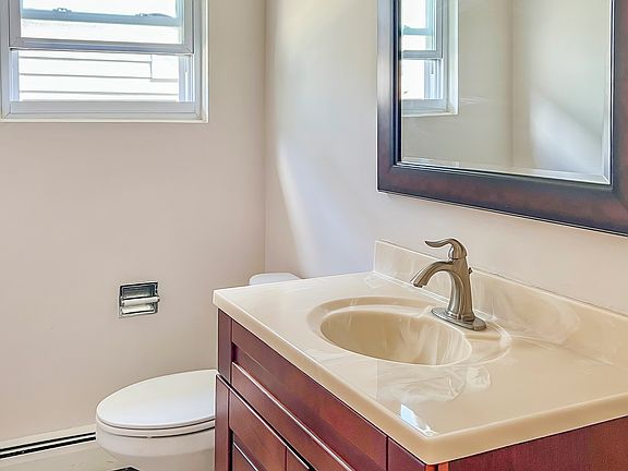 1/2 Bath