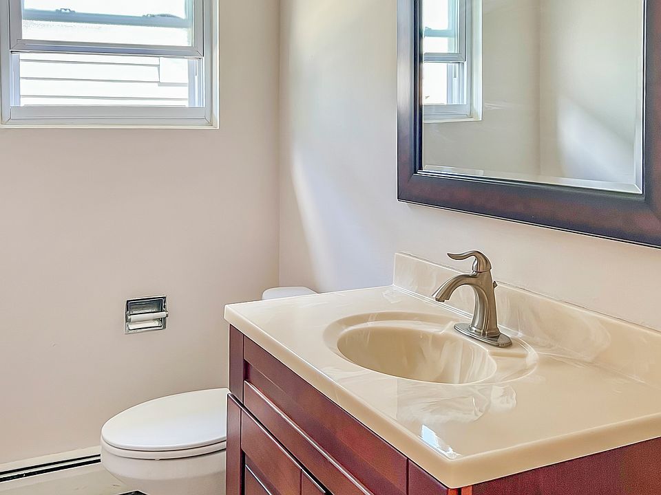 1/2 Bath