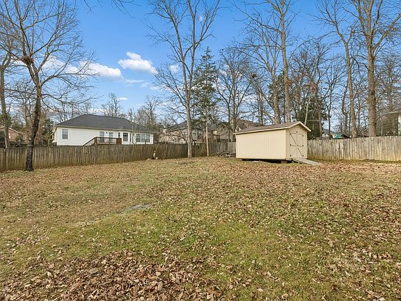 5th image of 413 Anthony Branch Dr