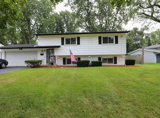 273 Berkshire Dr, Crystal Lake, IL 60014