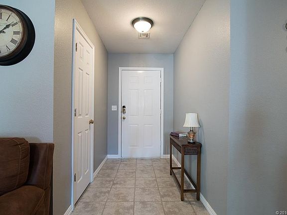 3rd image of 1009 E 131st Pl