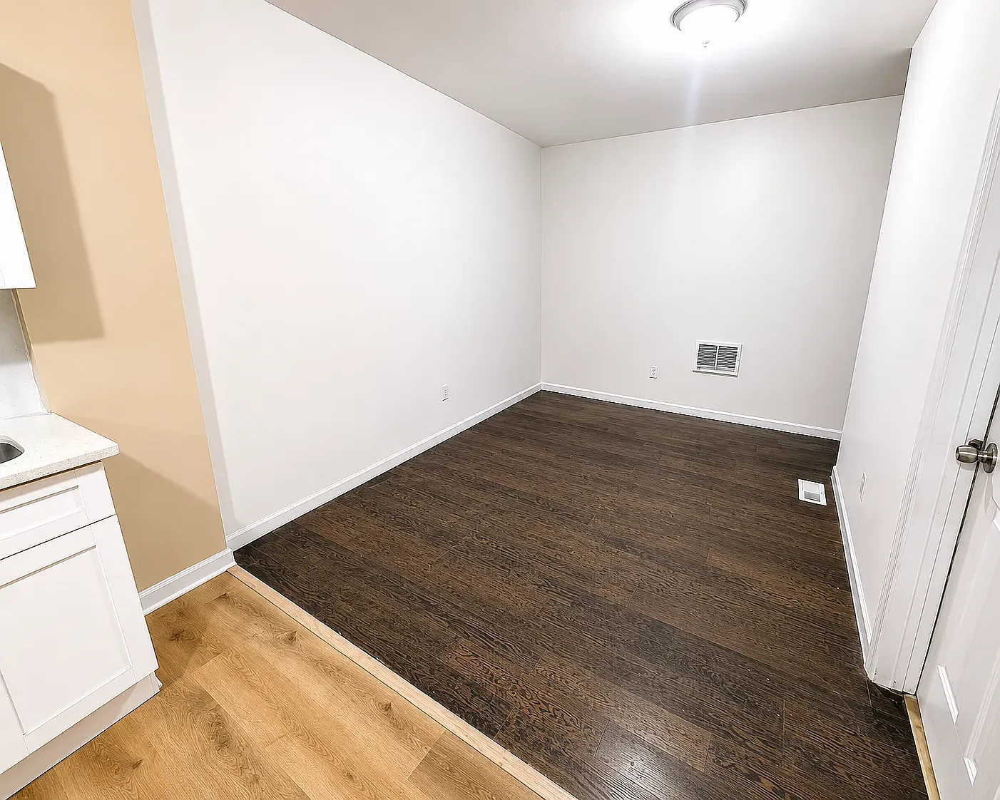 2 bed, 800 sqft, $1,594 — Photo 3