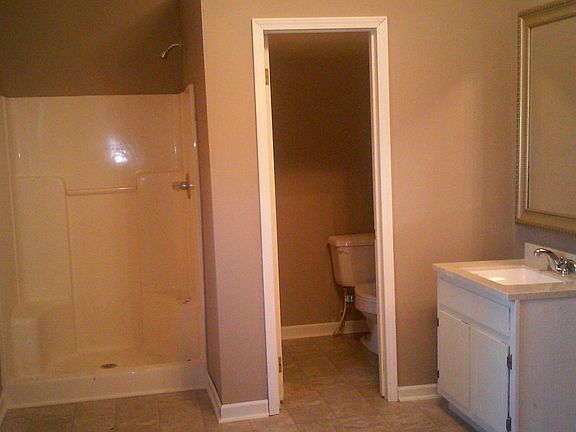 Master Shower, Vanity