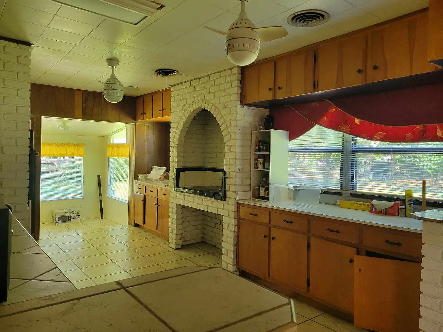 2 bed, 2.0 bath, 3000 sqft, $2,000 — Photo 3