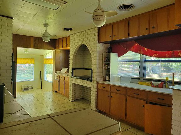 4th image of 5809 Washington Ave #A