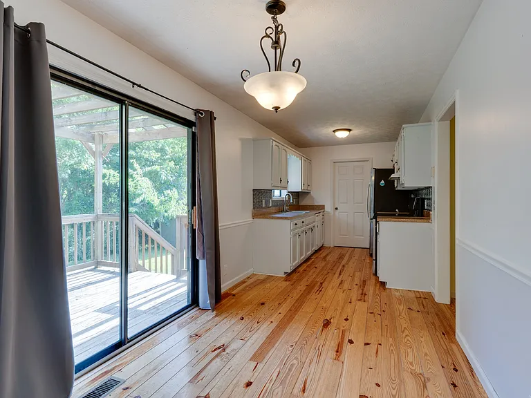 463 Calista Rd — Photo 2