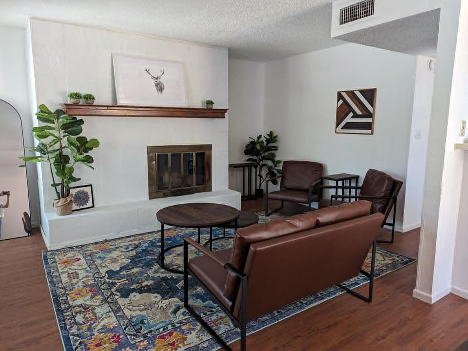 2nd image of 141 Coers Dr APT 4