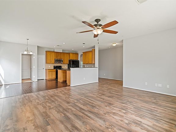 5th image of 419 Mornington Ln