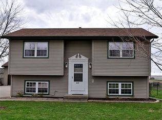 505 Al Ruby Cir, Hills, IA 52235