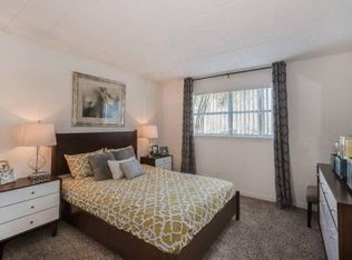 125 73rd Ave N APT 103, Saint Petersburg, FL 33702