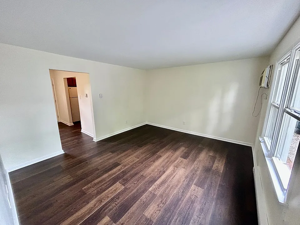 190 Macey Ave #8