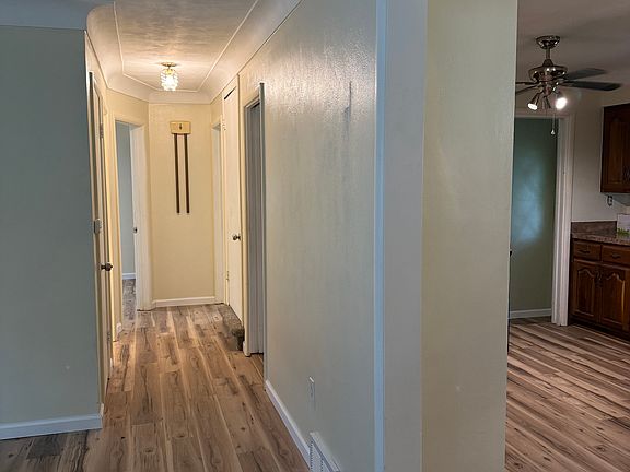 3rd image of 5902 Adelaide Dr