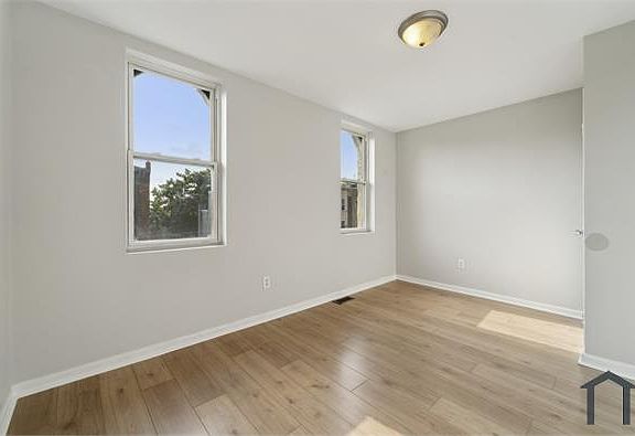 2nd image of 3732 N 16th St Floor 2